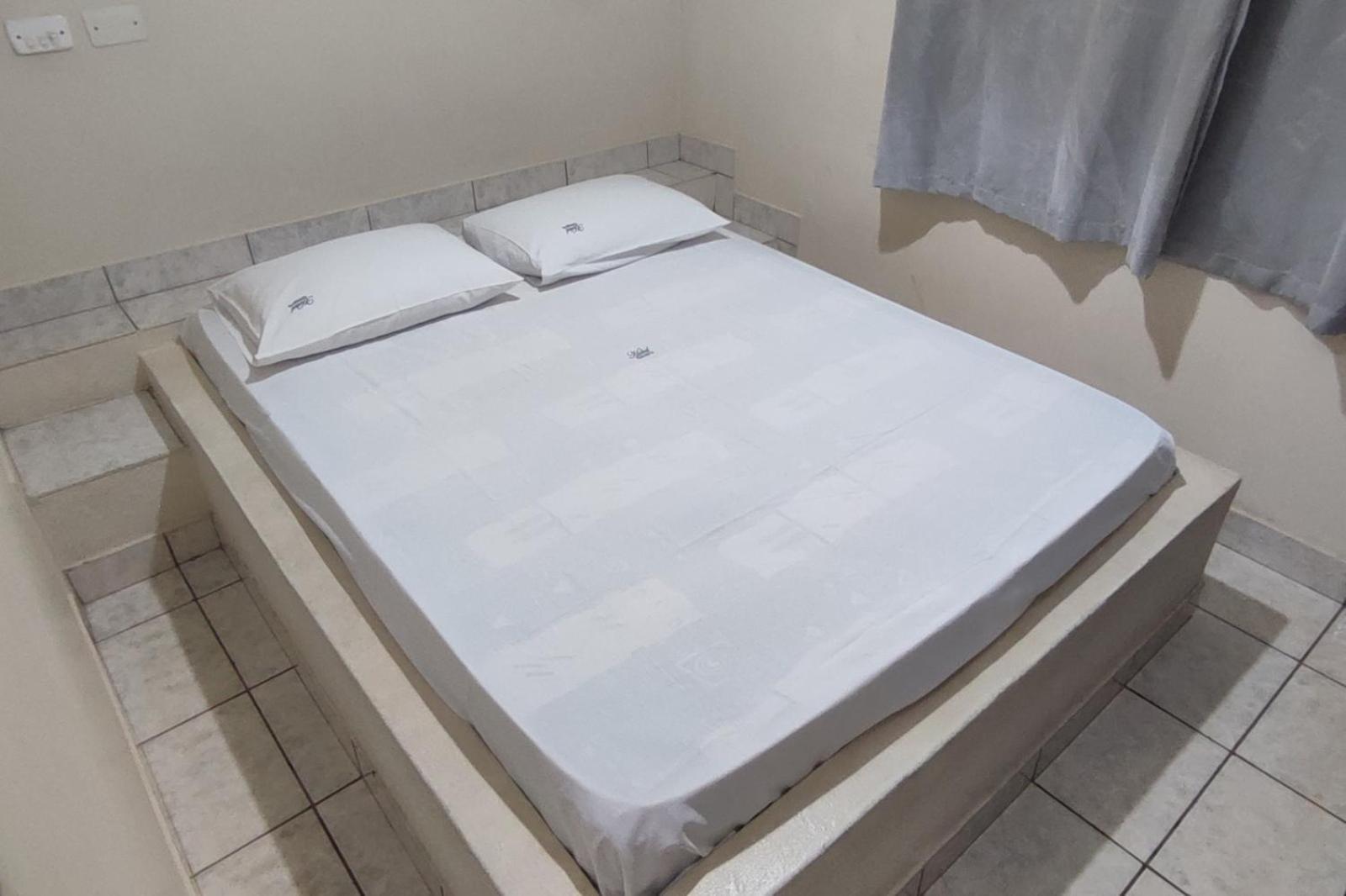 Hotel Gringos Лондріна Екстер'єр фото